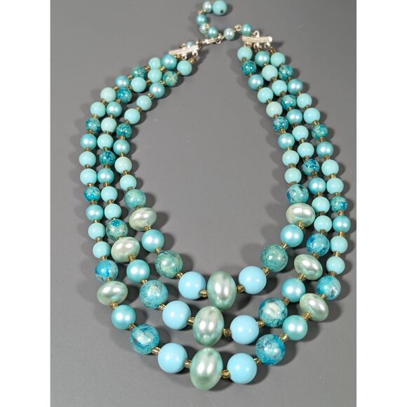 Vintage Japan Aqua Blue Pearlized Lucite Triple Strand Choker Necklace 17" - Picture 2 of 9